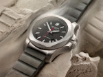 Victorinox INOX | Un reloj tan resistente que aguanta el peso de un tanque de guerra 2
