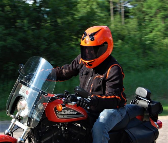 Estos son los mejores cascos para bikers de corazón 72