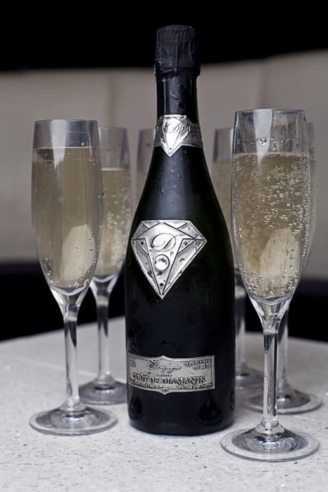 La botella de champagne, Goût de Diamants, de dos millones de dólares 9
